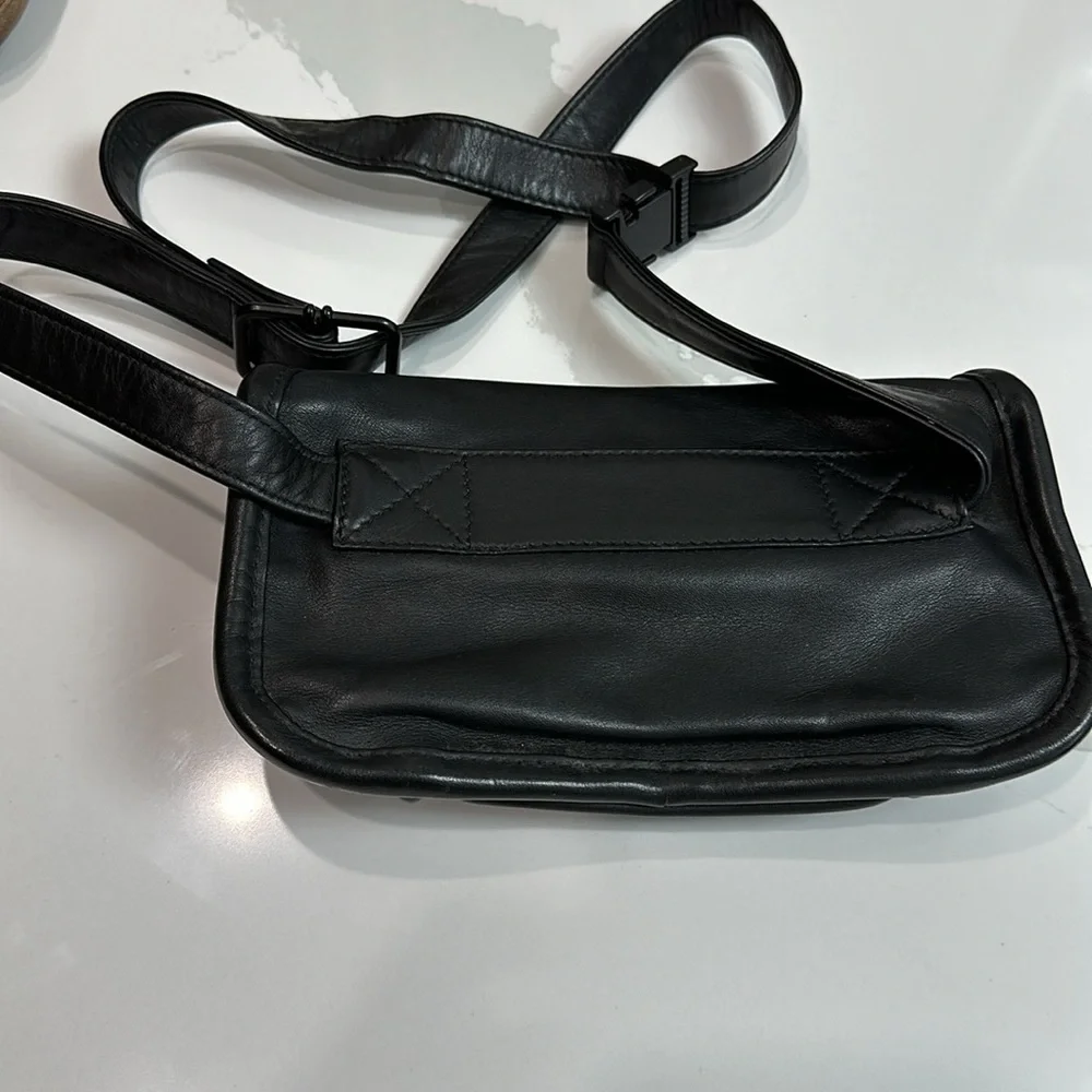 Tumi Black Leather Crossbody Belt Bag - Picture 4 of 8